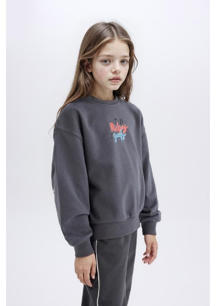 Kız Çocuk Disney Mickey Mouse &Friends Oversize Geniş Kalıp Kapüşonlu Sırt Baskılı Sweatshirt D4378A824WN fırsatları