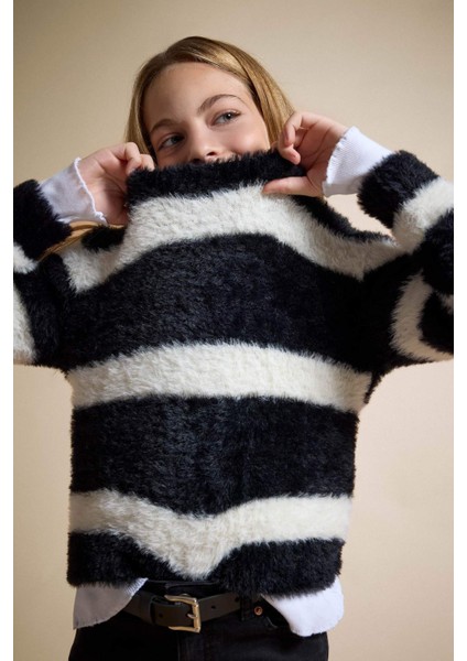 Kız Çocuk Bisiklet Yaka Çizgili Triko Kazak D1196A824WN