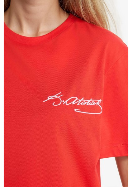 Regular Fit Bisiklet Yaka Atatürk Baskılı Kısa Kollu Tişört F6033AX25SM fırsatları