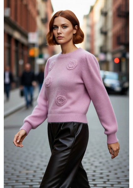 Kadın Regular Kesim Nakış Detaylı Polyester Triko Kazak Soğuk Havalarda Konforlu ve Modern Bir Stil modelleri