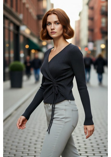 Kadın Fitted Basic Triko Üst Kruvaze Yaka Bağcıklı Detaylı Günlük Kombinlerde Şıklık ve Konfor modelleri