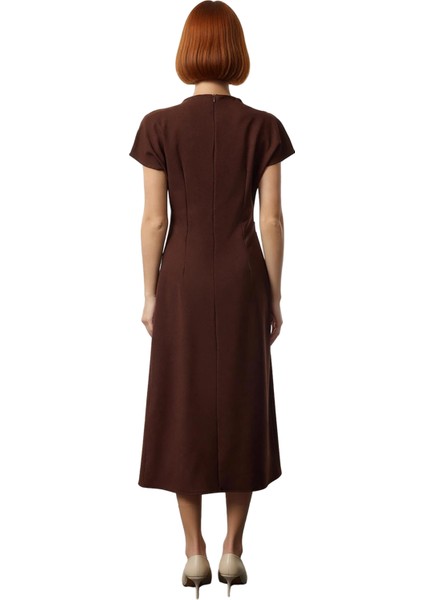 Kadınlar Için A Kesim Düz Desen Midi Elbise Düşük Kol ve Büzgü Detaylı Finike Dokuma Zarif fiyatları