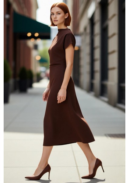 Kadınlar Için A Kesim Düz Desen Midi Elbise Düşük Kol ve Büzgü Detaylı Finike Dokuma Zarif modelleri