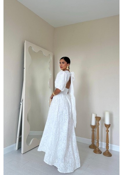 Beyaz Arkası Bağlamalı Brode Elbise fırsatları