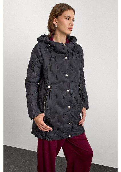 Kapüşonlu Cebi Fermuar Detaylı Desenli Şişme Mont Siyah 6394 fırsatları