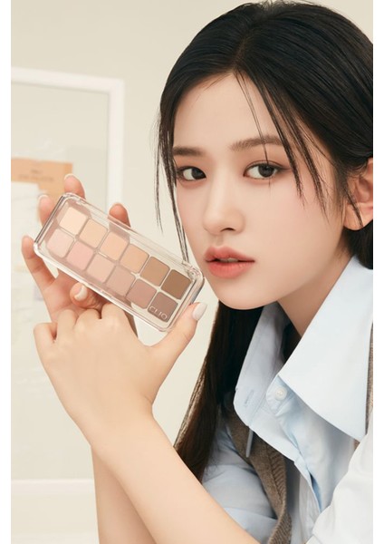 Hafif Dokulu Yoğun Renklere Sahip Göz Farı Paleti CLIO Pro Eye Palette Air (08 Latte Senior)