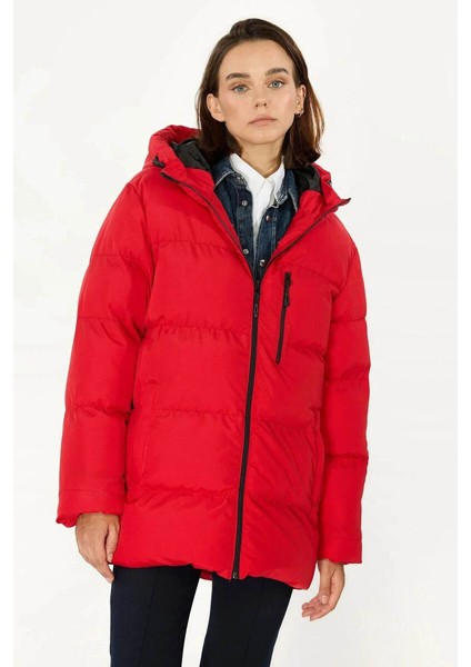 İçi Astarlı Su ve Rüzgar Geçirmez Cepli Kapüşonlu Kadın Mont