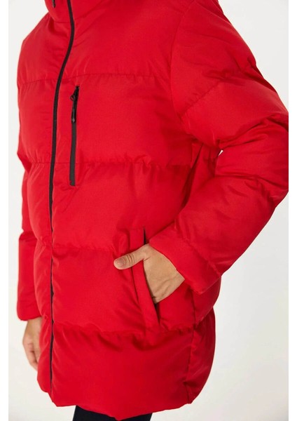 İçi Astarlı Su ve Rüzgar Geçirmez Cepli Kapüşonlu Kadın Mont