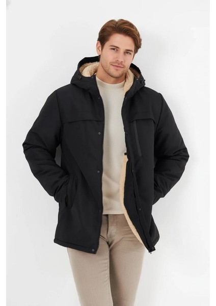İçi Kürklü Su ve Rüzgar Geçirmez Cepli Kapüşonlu Erkek Mont