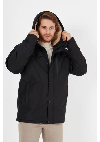 İçi Kürklü Su ve Rüzgar Geçirmez Cepli Kapüşonlu Erkek Mont