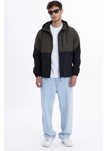 İçi Astarlı Su ve Rüzgar Geçirmez Cepli Erkek Yağmurluk