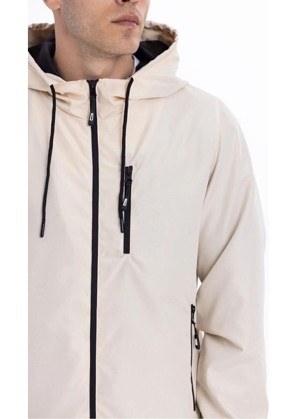 İçi Astarlı Su ve Rüzgar Geçirmez Erkek Cepli Yağmurluk