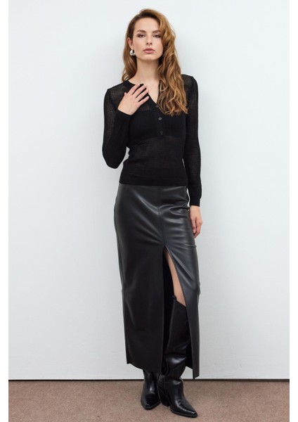 Siyah Düğme Detaylı File Triko Kazak indirimleri