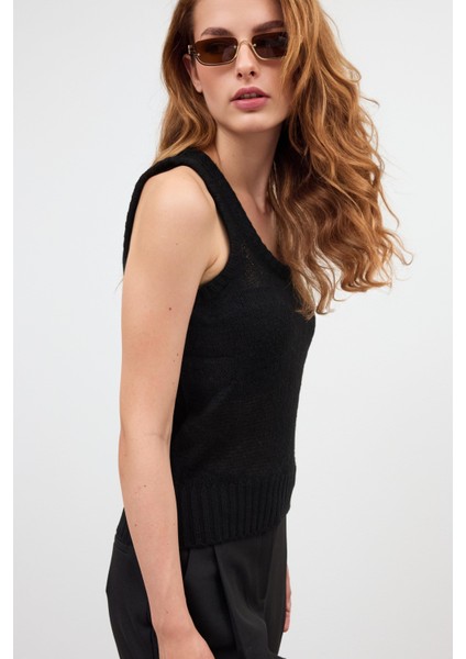 Siyah Triko Süveter