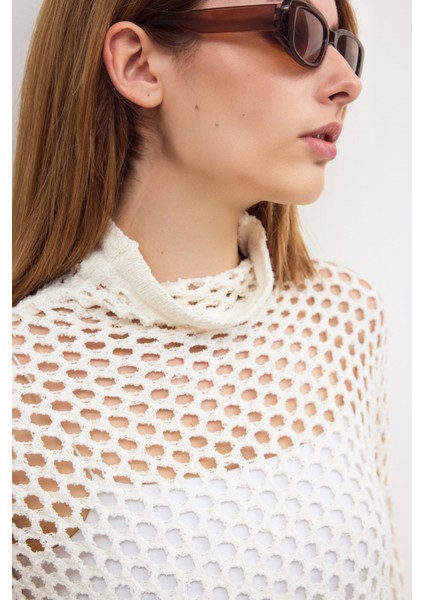 Ekru Delikli Triko Kazak