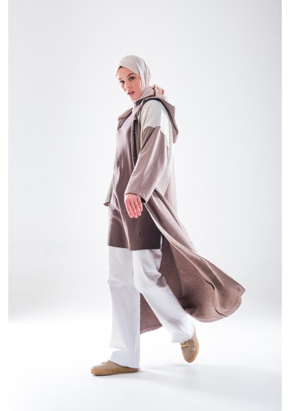 2275_KADIN Spor Oversize Kapüşonlu Çıtçıtlı 3 Iplik Uzun Kap – Mevsimlik Tesettür Pardesü