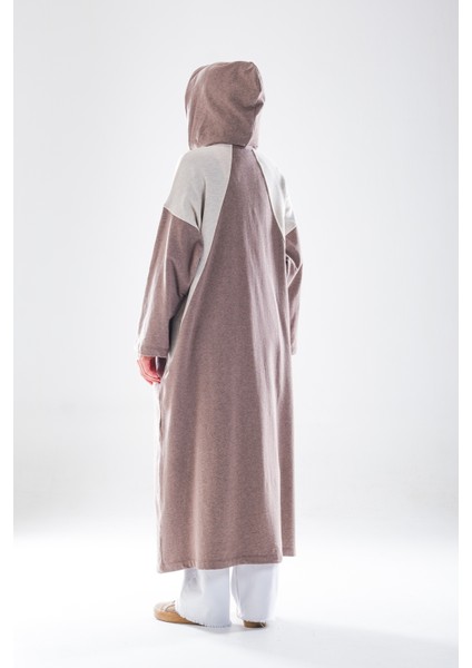 2275_KADIN Spor Oversize Kapüşonlu Çıtçıtlı 3 Iplik Uzun Kap – Mevsimlik Tesettür Pardesü