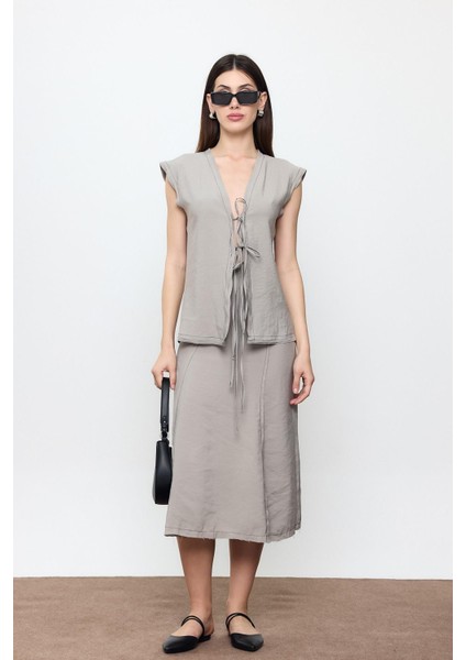 Gri Dikiş Detaylı Midi Etek