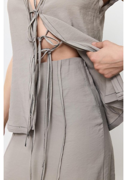 Gri Dikiş Detaylı Midi Etek fiyatları