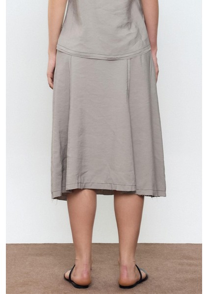 Gri Dikiş Detaylı Midi Etek fırsatları