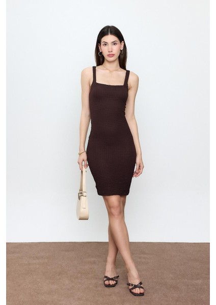 Kahverengi Askılı Bürümcük Elbise