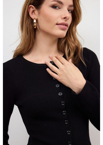 Siyah Önü Düğmeli Triko Bluz fiyatları