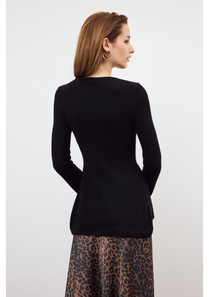 Siyah Önü Düğmeli Triko Bluz indirimleri