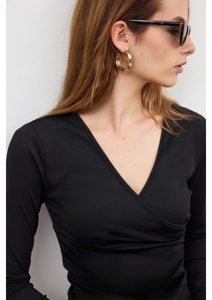 Siyah Beli Büzgü Detaylı Bluz fiyatları