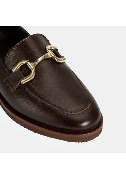 Kadın Kahve Metal Toka Aksesuarlı Deri Loafer