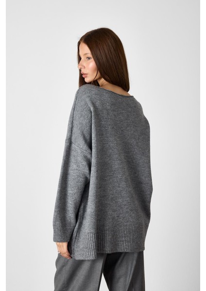 Gri Cep Detaylı Oversize Triko Kazak fırsatları