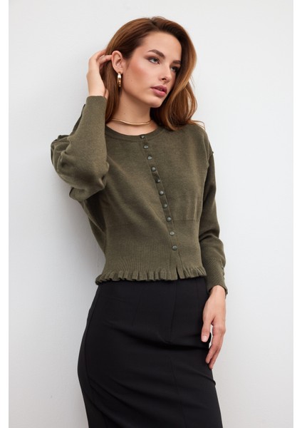 Haki Düğme Detaylı Triko Kazak fiyatları