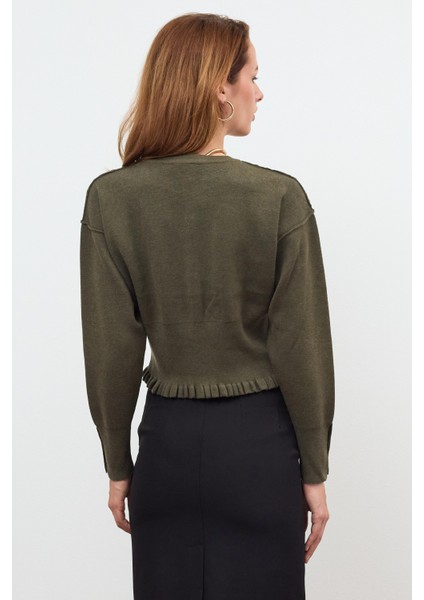 Haki Düğme Detaylı Triko Kazak fırsatları
