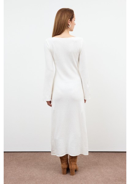 Ekru Dokulu Triko Elbise indirimleri