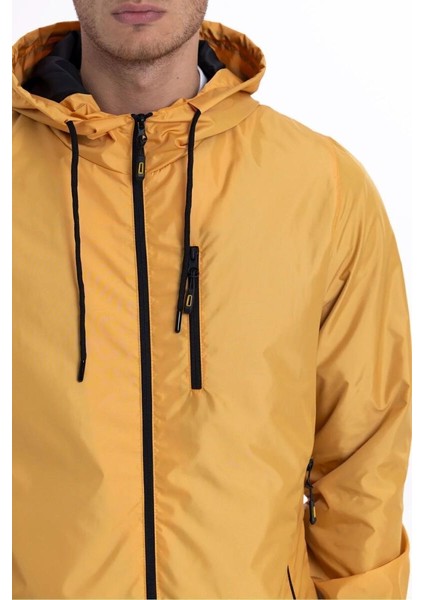 İçi Astarlı Su ve Rüzgar Geçirmez Erkek Cepli Yağmurluk