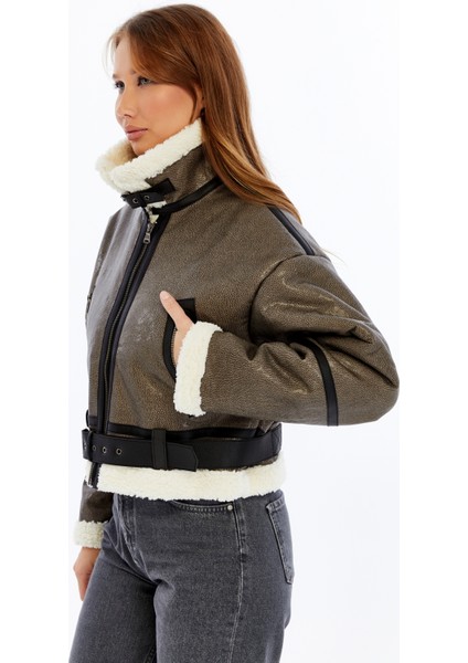 Kadın Kürklü Tokalı Gri Kısa Crop Mont