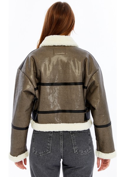 Kadın Kürklü Tokalı Gri Kısa Crop Mont