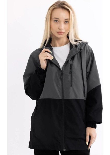 İçi Astarlı Su ve Rüzgar Geçirmez Cepli Kadın Yağmurluk