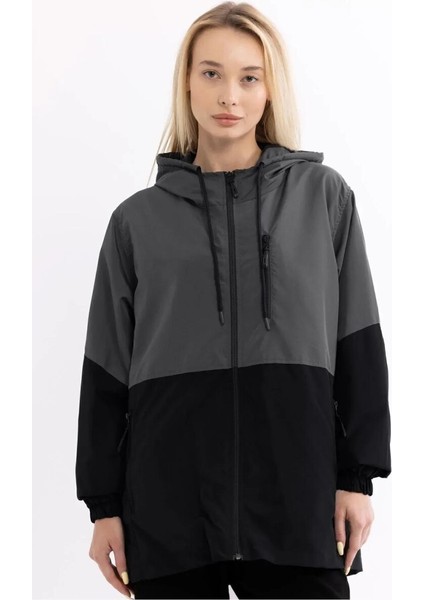 İçi Astarlı Su ve Rüzgar Geçirmez Cepli Kadın Yağmurluk