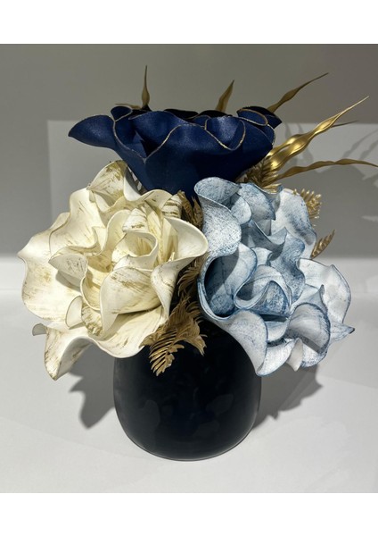 Küçük Siyah Cezve Saksı Aranjman Çiçek fırsatları