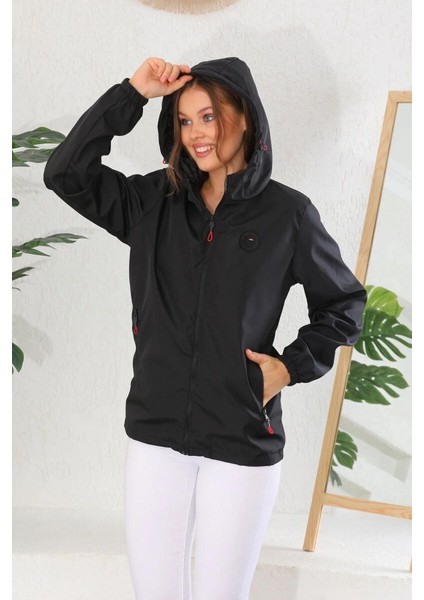 İçi Astarlı Su ve Rüzgar Geçirmez Cepli Kadın Yağmurluk