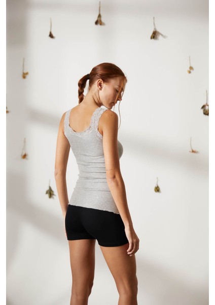 Kadın Dantel Detaylı Atlet fırsatları