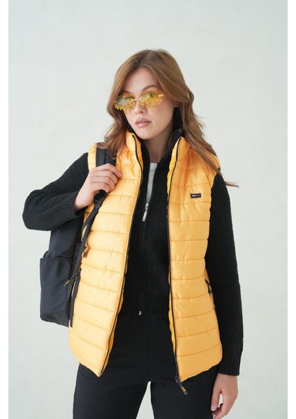 İçi Astarlı Su ve Rüzgar Geçirmez Cepli Kadın Yelek