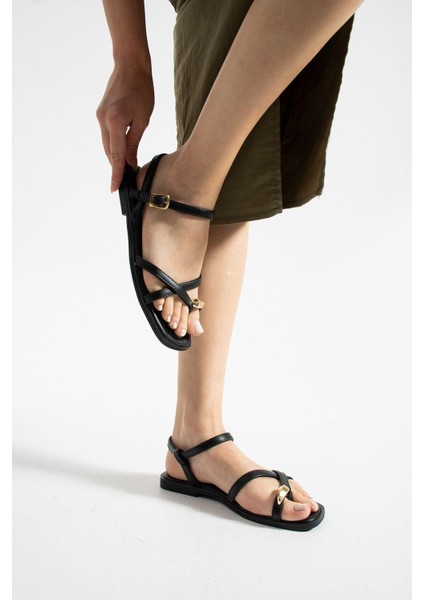 Siyah Yüzüklü Sandalet