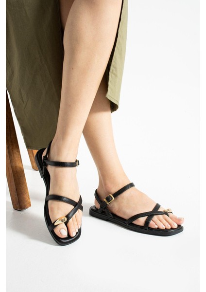 Siyah Yüzüklü Sandalet