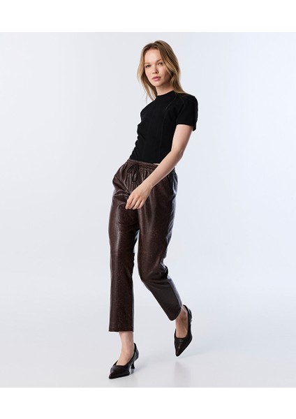 DERİ GÖRÜNÜMLÜ ELASTİK BEL PANTOLON TW6250003209074 fiyatları