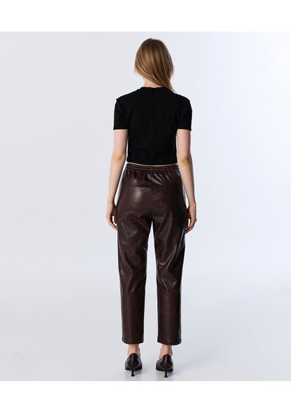 DERİ GÖRÜNÜMLÜ ELASTİK BEL PANTOLON TW6250003209074 modelleri