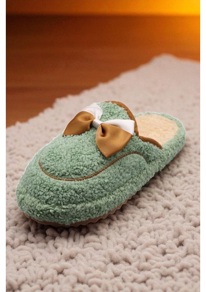 Kadın Kurdele Detaylı Peluş Ev Terliği – Yumuşak, Sıcak, Kaymaz Tabanlı Kışlık Terlik