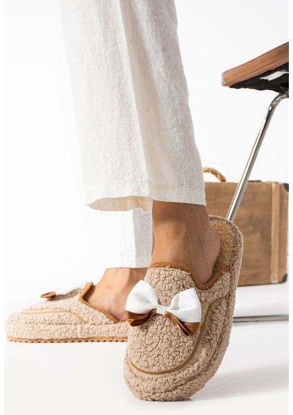 Kadın Kurdele Detaylı Peluş Ev Terliği – Yumuşak, Sıcak, Kaymaz Tabanlı Kışlık Terlik indirimleri