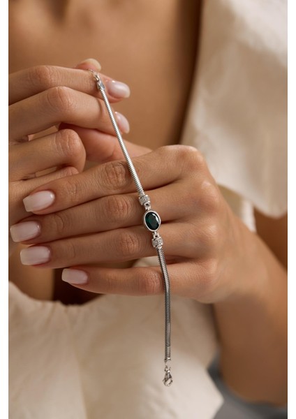 925 Ayar Gümüş Balık Sırtı Model Zincirli Rodyum Oval Yeşil Taşlı Bileklik fiyatları