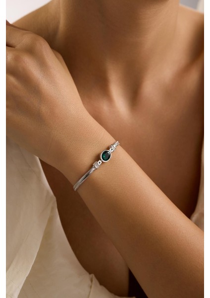 925 Ayar Gümüş Balık Sırtı Model Zincirli Rodyum Oval Yeşil Taşlı Bileklik indirimleri